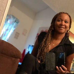 Meet your Posher, Desiree